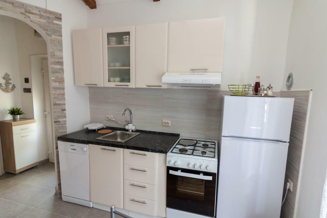 Laurel Apartment